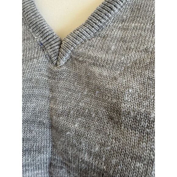 Vintage M grey gray V-neck so soft women’s sweater shirt long sleeve - Picture 4 of 4